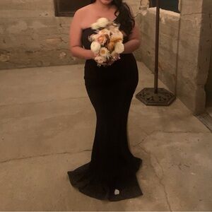La Femme Elegant Black One-Shoulder Dress